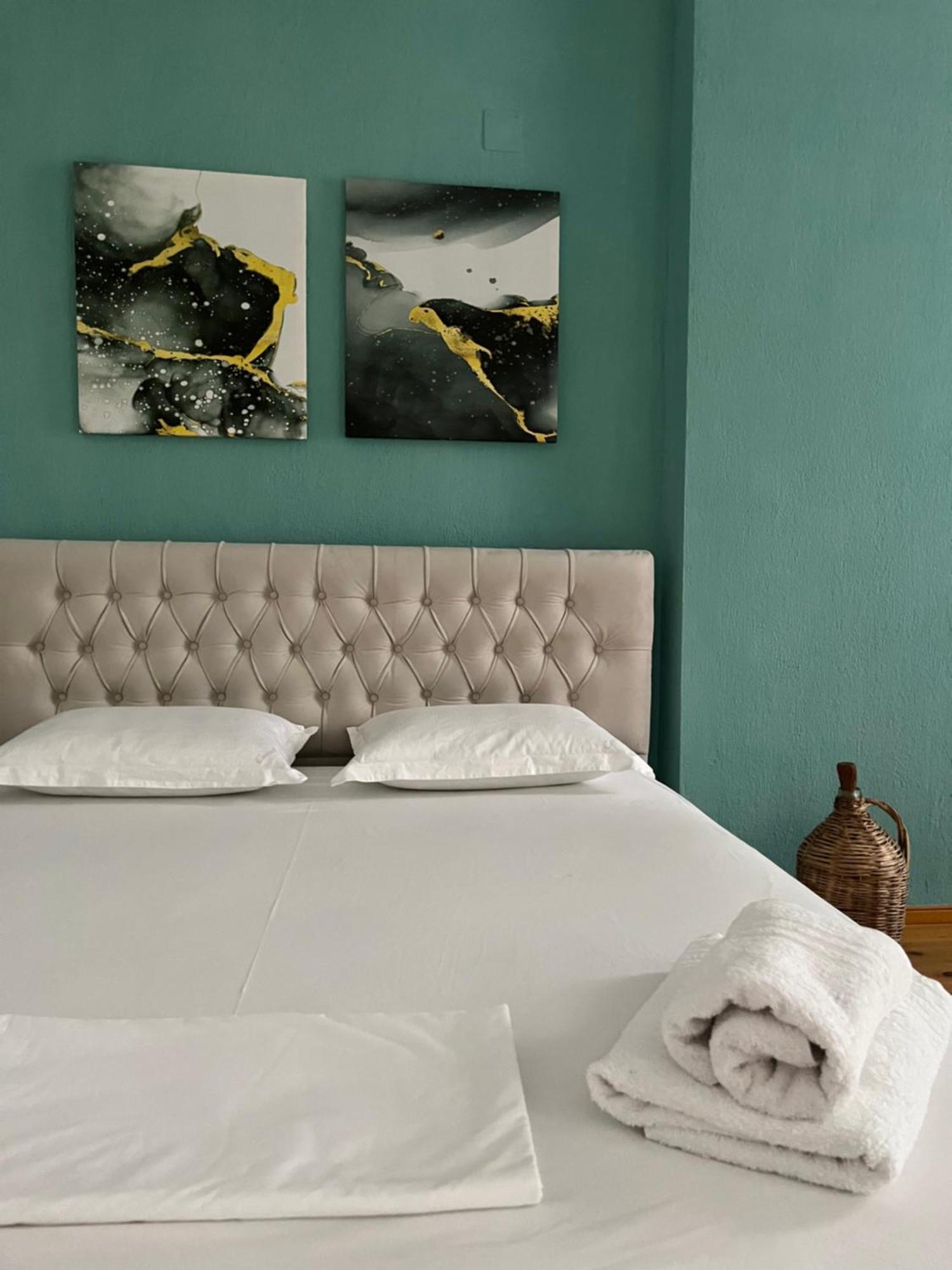 Vrenjo Guesthouse Gjirokastër 外观 照片